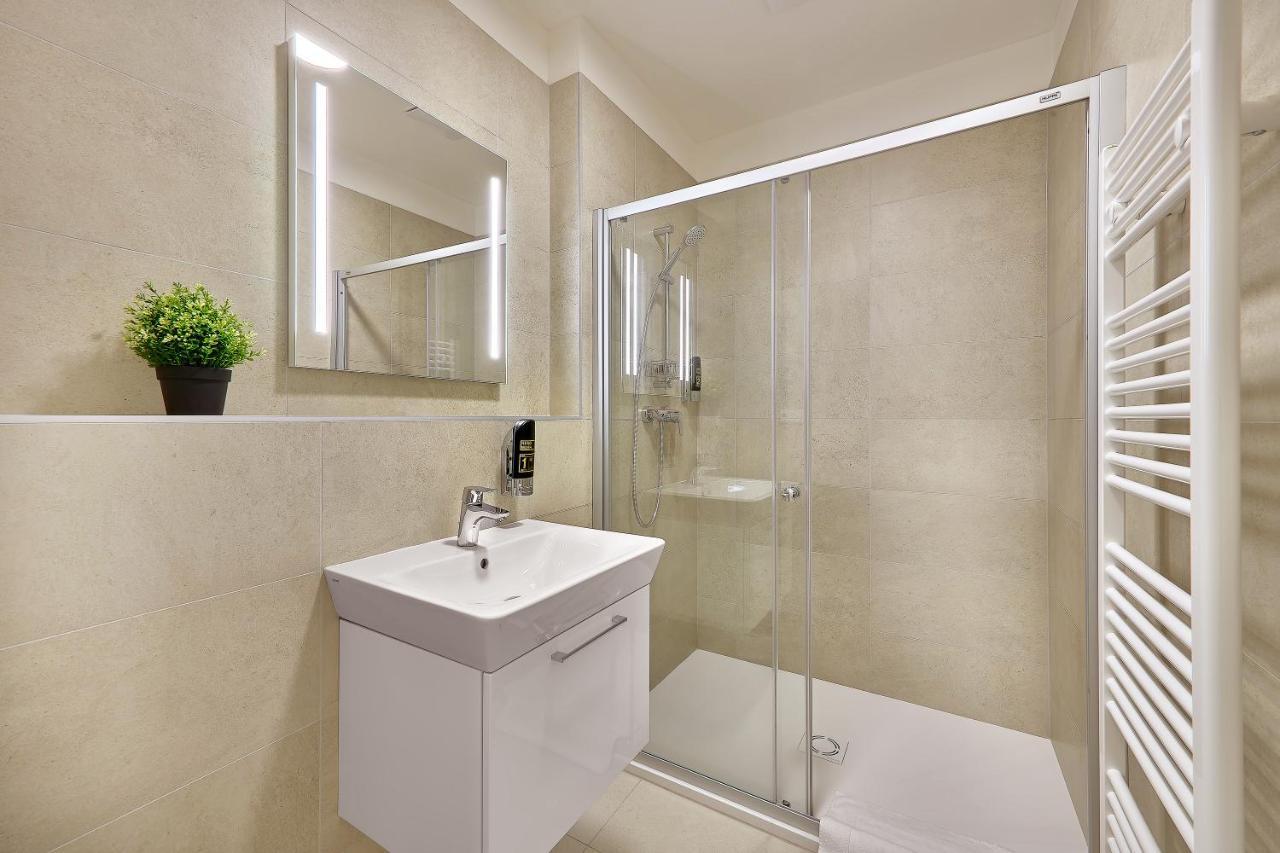 Downtown Suites Rubesova プラハ エクステリア 写真