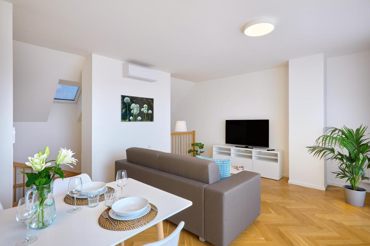 Downtown Suites Rubesova プラハ エクステリア 写真