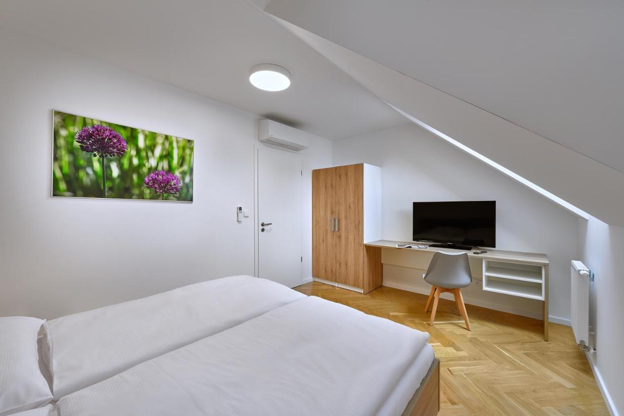 Downtown Suites Rubesova プラハ エクステリア 写真