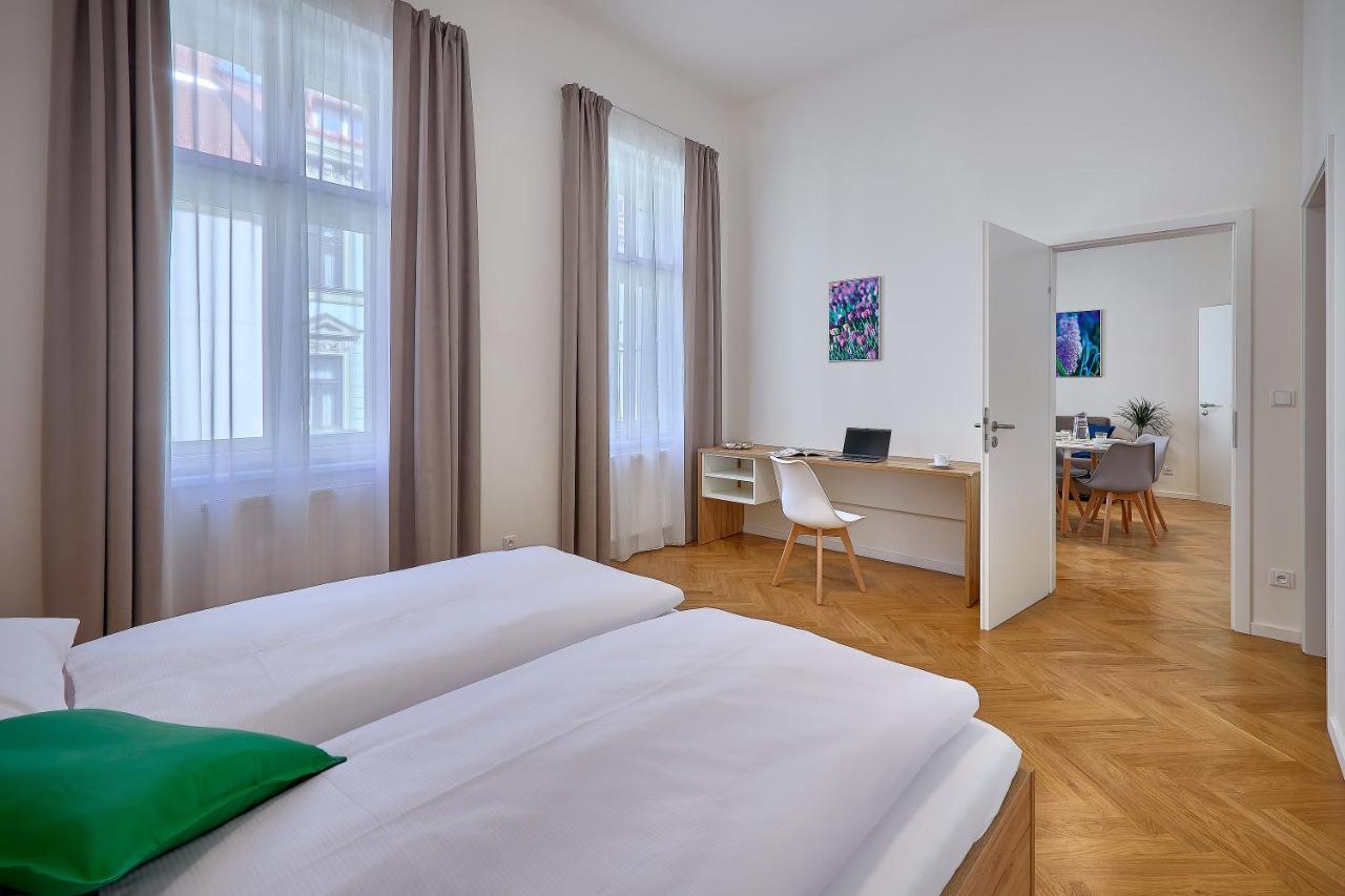 Downtown Suites Rubesova プラハ エクステリア 写真