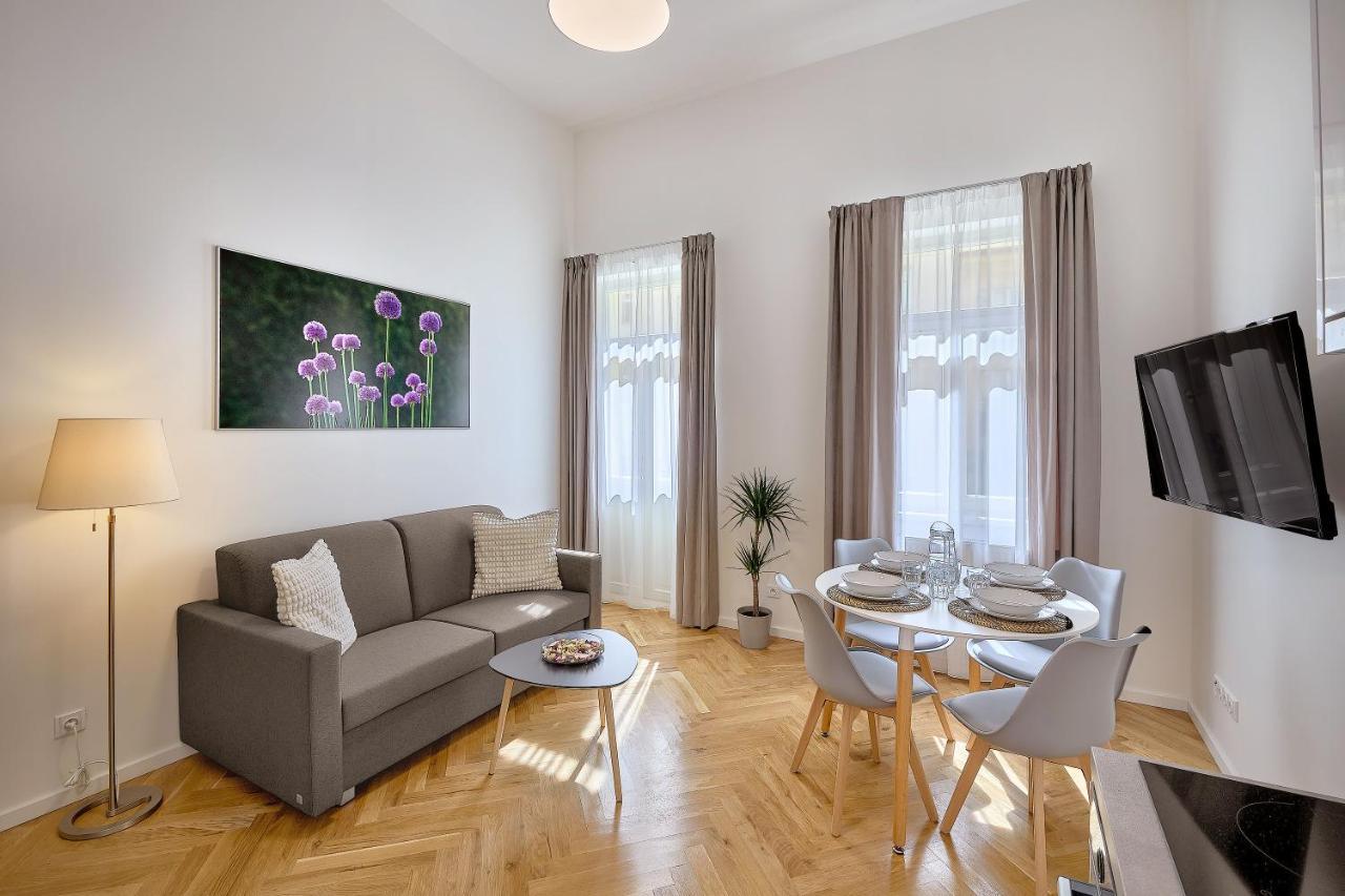Downtown Suites Rubesova プラハ エクステリア 写真